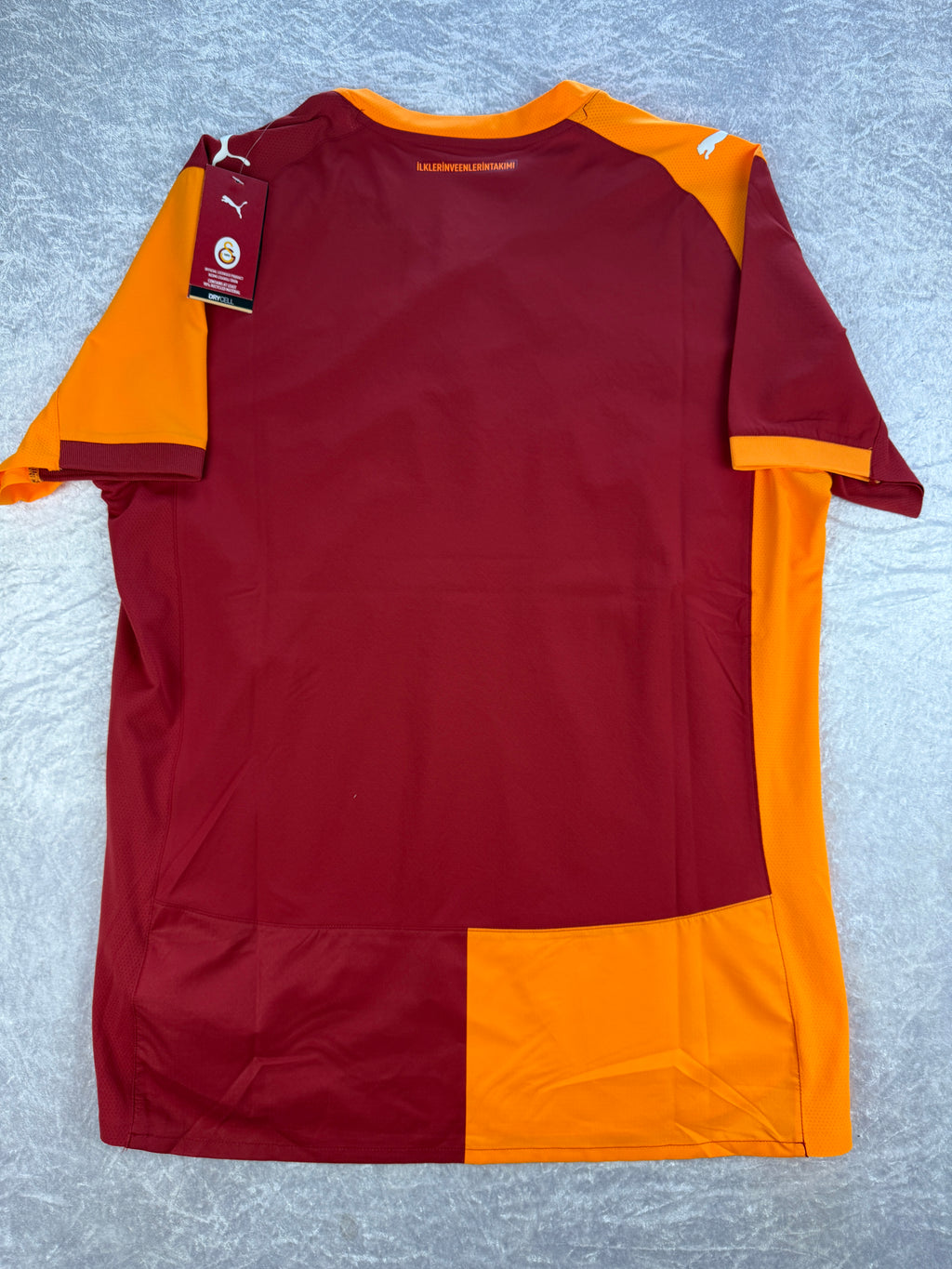Galatasaray 2025/26 Authentic Home Shirt Puma Ultraweave – XL BNWT