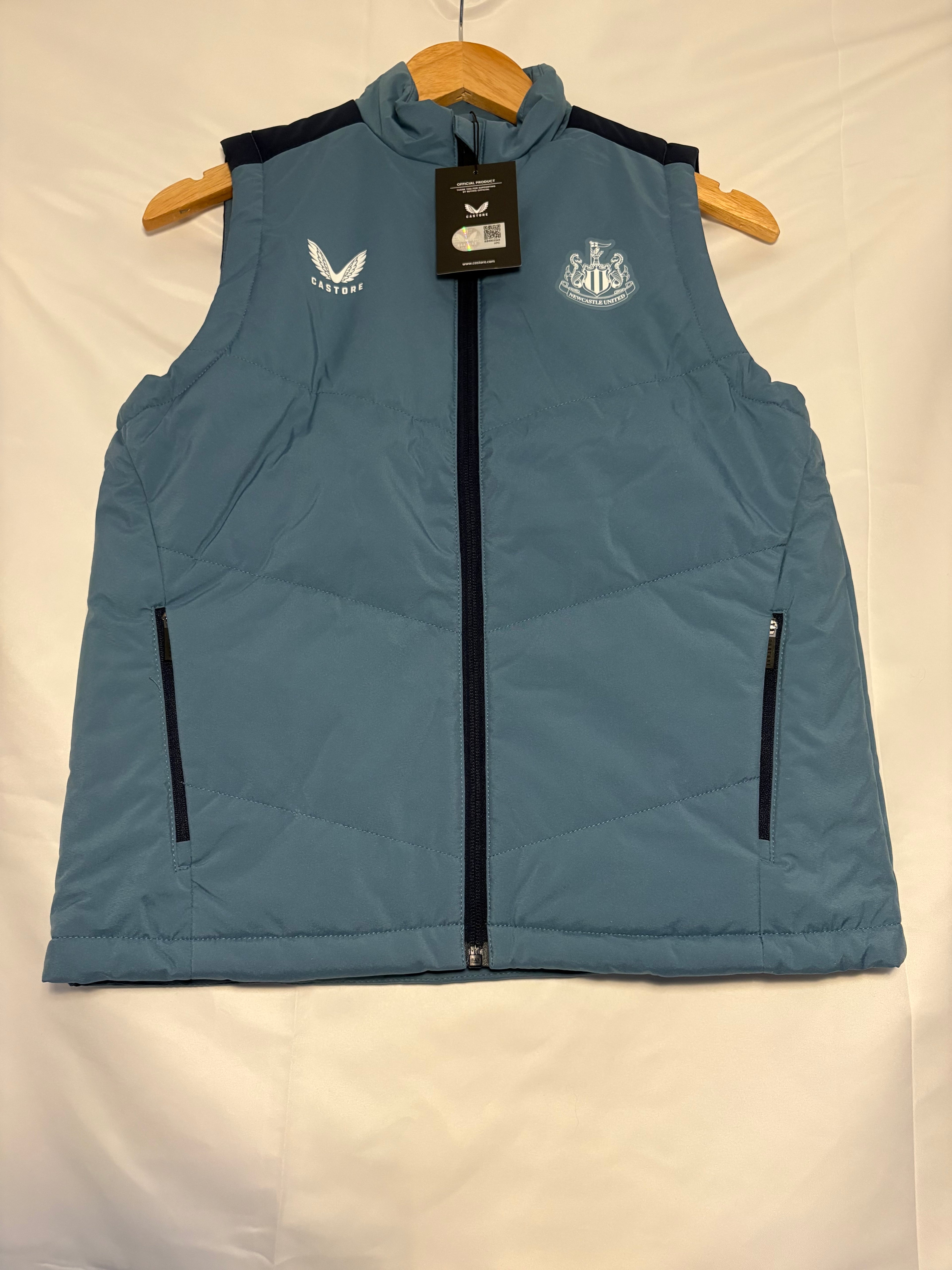 Newcastle United 2023-2024 Players Bench Gilet (junior L - 11/13 years)