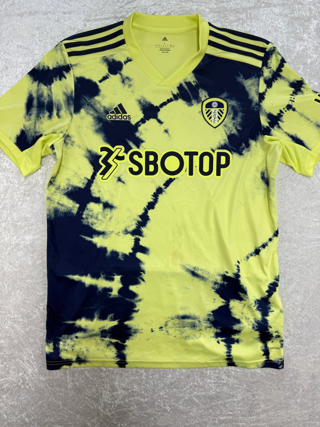 Leeds United 2022/23 Away Shirt – adidas – SBOTOP – Large