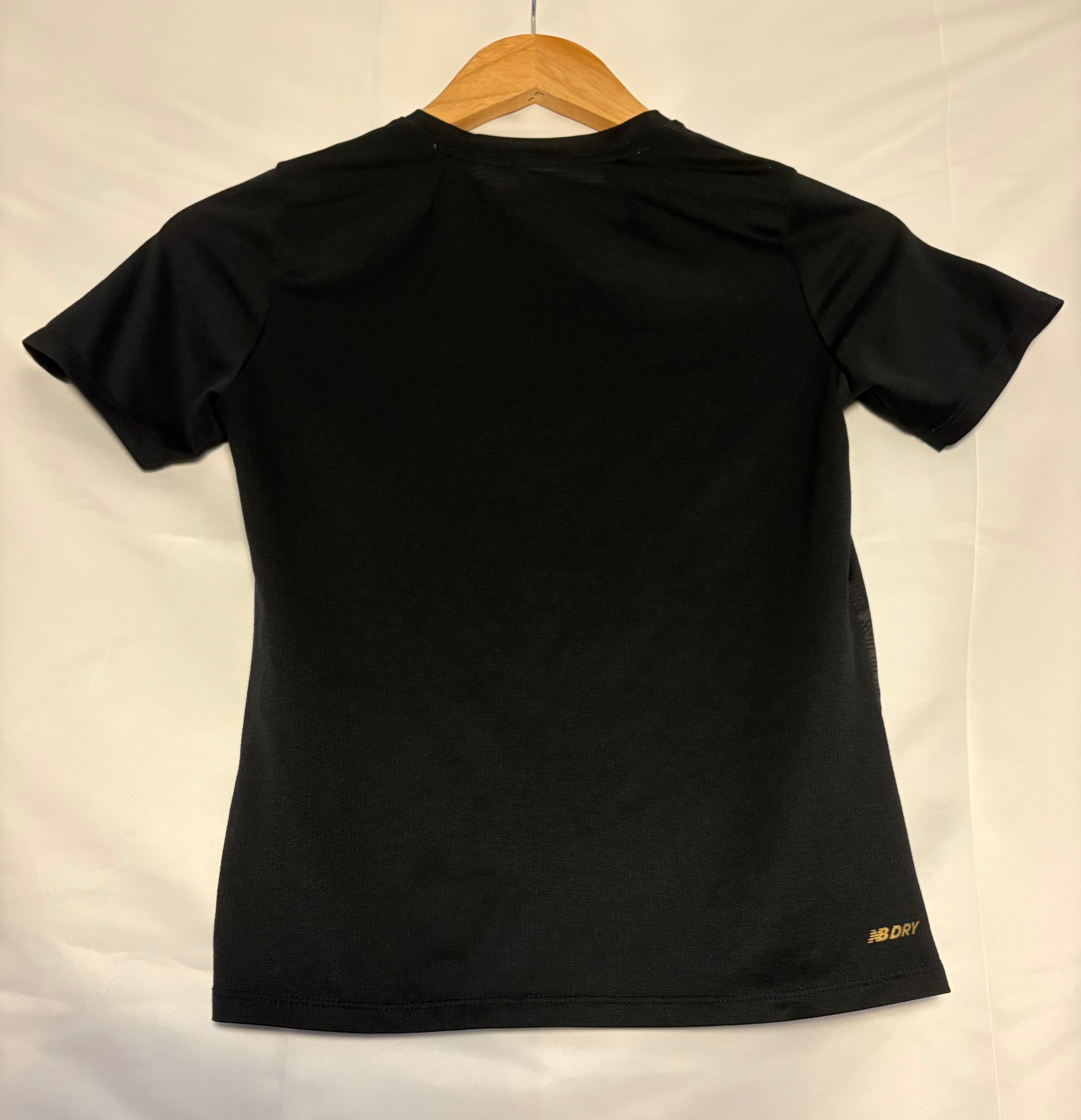 Liverpool F.C. x New Balance "6 Times" commemorative training shirt (10/12 years)