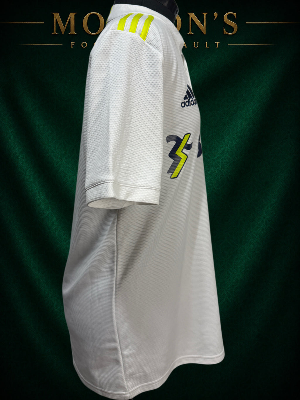 Leeds United home shirt 2022/2023 side 2