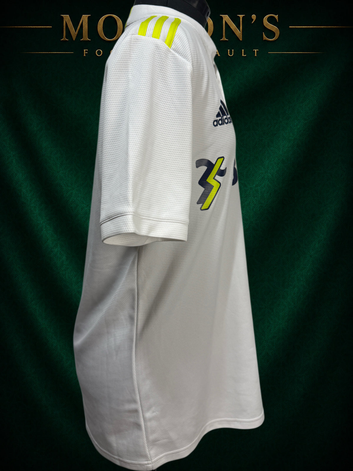 Leeds United home shirt 2022/2023 side 2