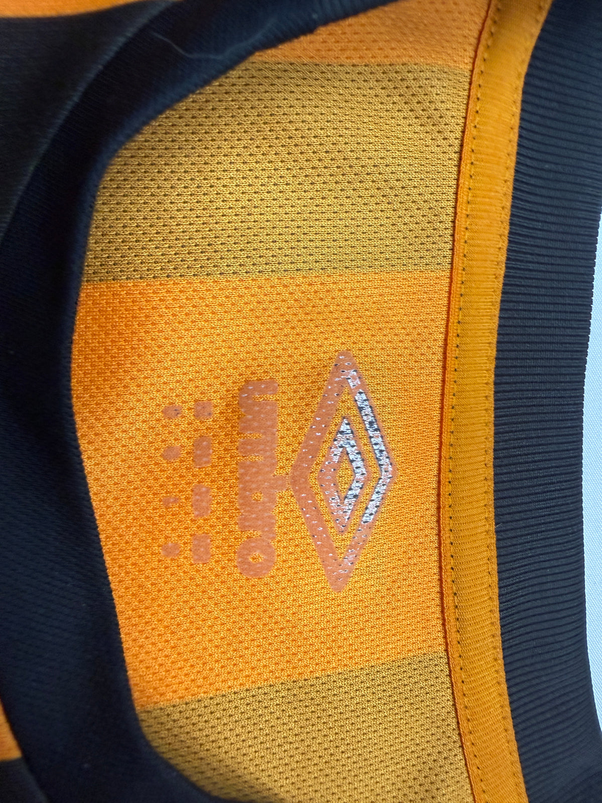 Hull City 2018/19 Umbro Home Shirt – Size Medium
