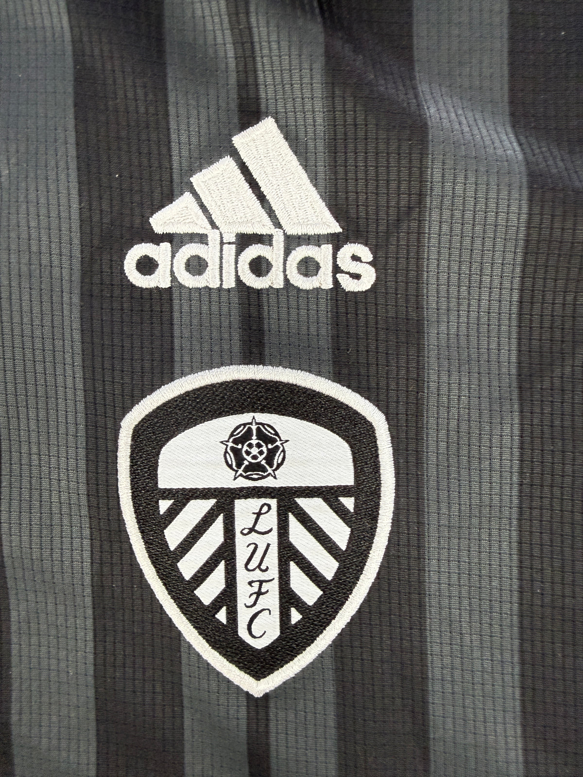 Leeds United 2022/23 Third Shirt adidas – XL