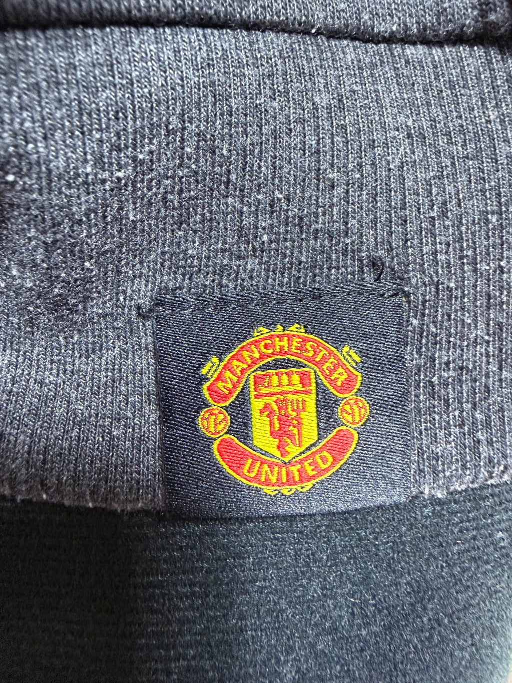 Manchester United Grey & Red Hooded Training Top – Size Small – Excellent