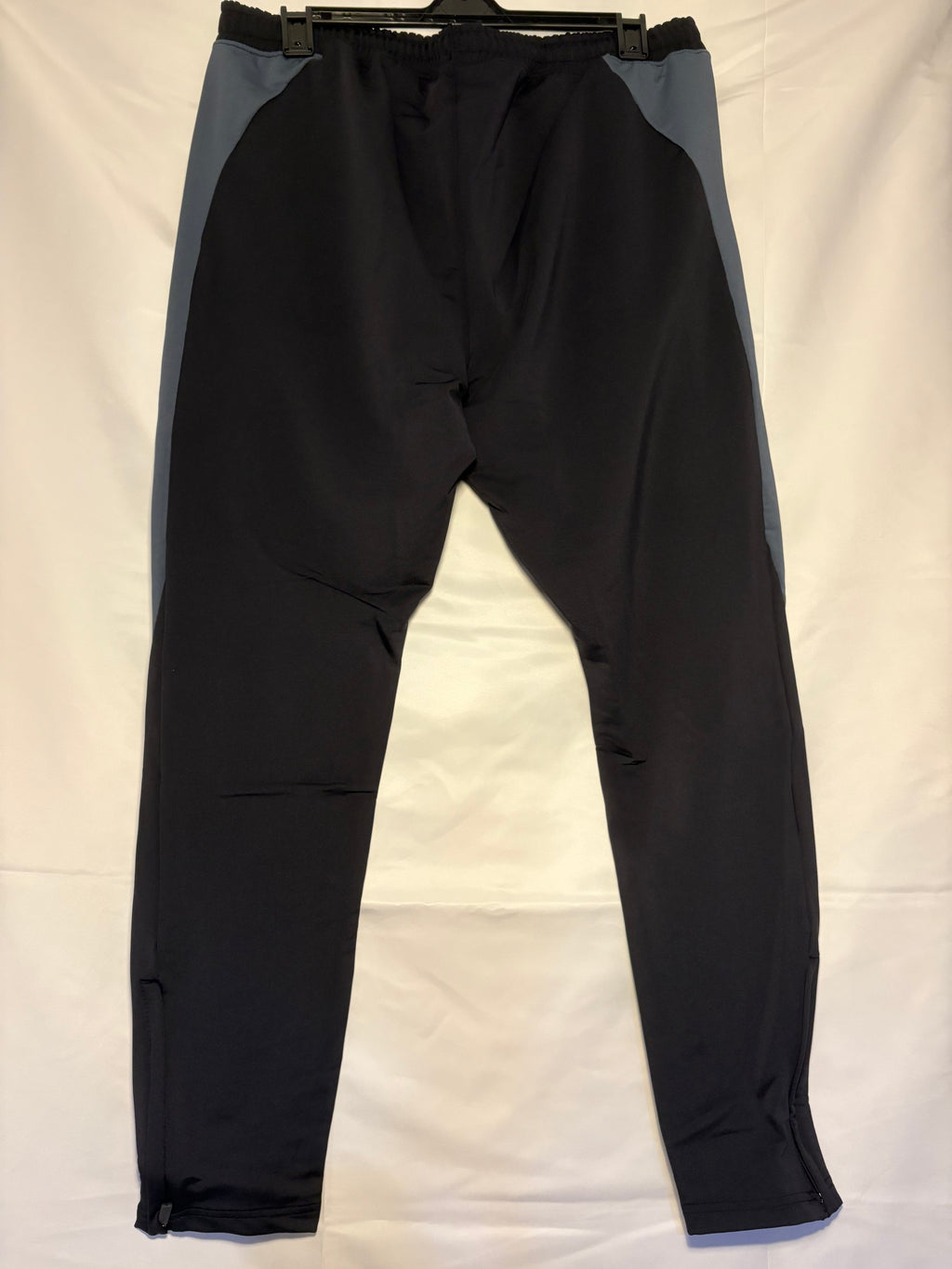 Official MK Dons Football Club slim-fit training pants with zips (2XL)