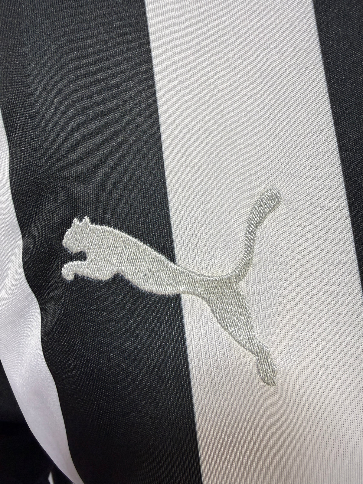 Newcastle United 2020/21 Puma Home Shirt – Size Large