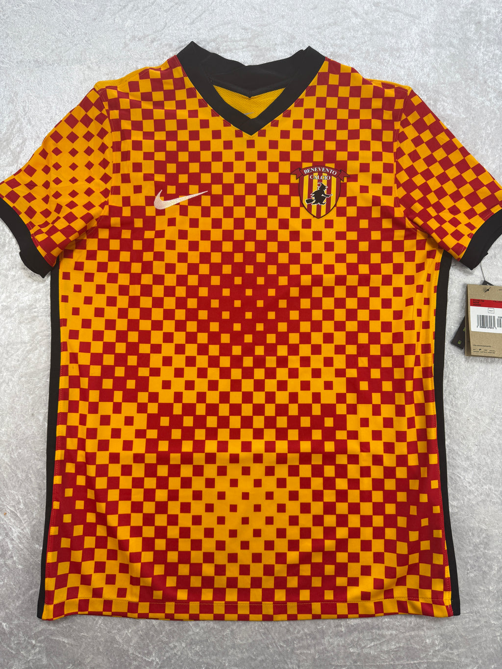 Benevento Calcio 2021/22 Nike Home Shirt – BNWT – Large