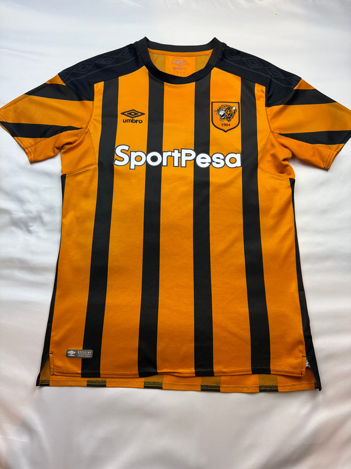 Hull City 2018/19 Umbro Home Shirt – Size Medium