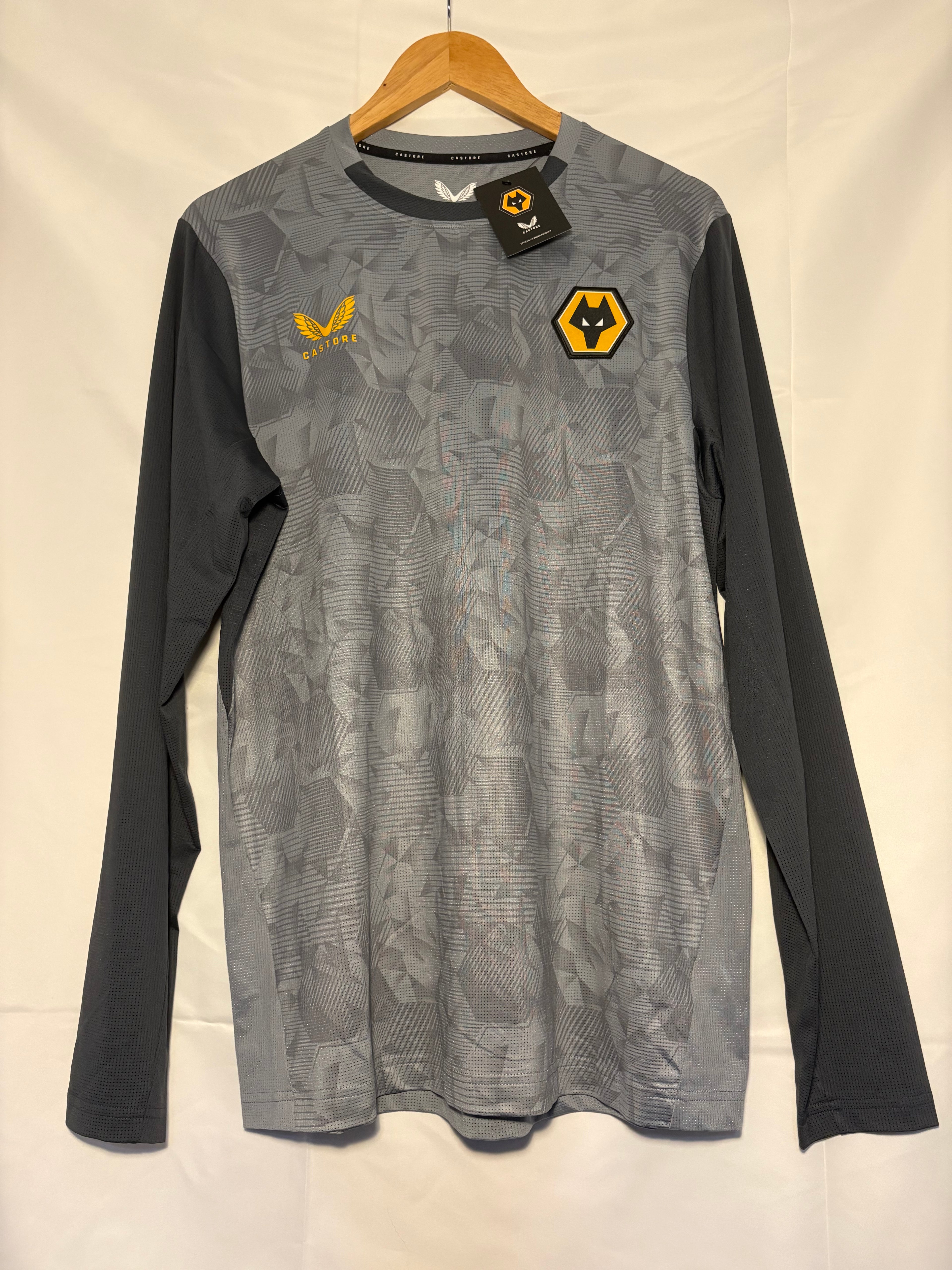 Wolverhampton Wanderers 2022-2023 season training shirt (L)